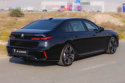 BMW 735i M SPORT INDIVIDUAL || 2026 || MASTER CLASS || UNDER WARRANTY || GCC || SMOKE WHITE INTERIOR-2