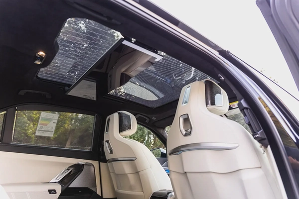 BMW 735i M SPORT INDIVIDUAL || 2026 || MASTER CLASS || UNDER WARRANTY || GCC || SMOKE WHITE INTERIOR