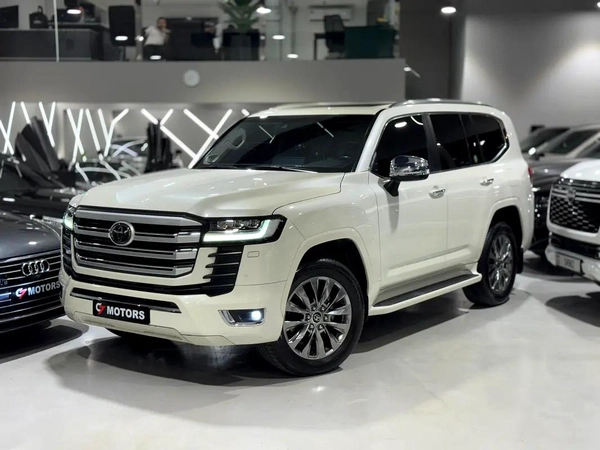 Toyota Land Cruiser VXR 4.0 | 2023 | GCC Specs | Full Option | Excellent Condition.