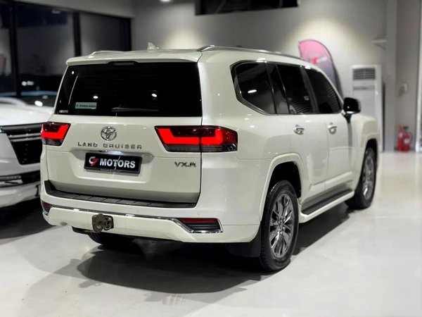Toyota Land Cruiser VXR 4.0 | 2023 | GCC Specs | Full Option | Excellent Condition.