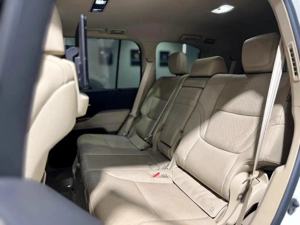 Toyota Land Cruiser VXR 4.0 | 2023 | GCC Specs | Full Option | Excellent Condition.