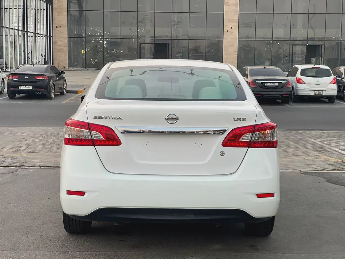 GCC Specs Nissan Sentra S 2017 - Reliable and Efficient!-4-4