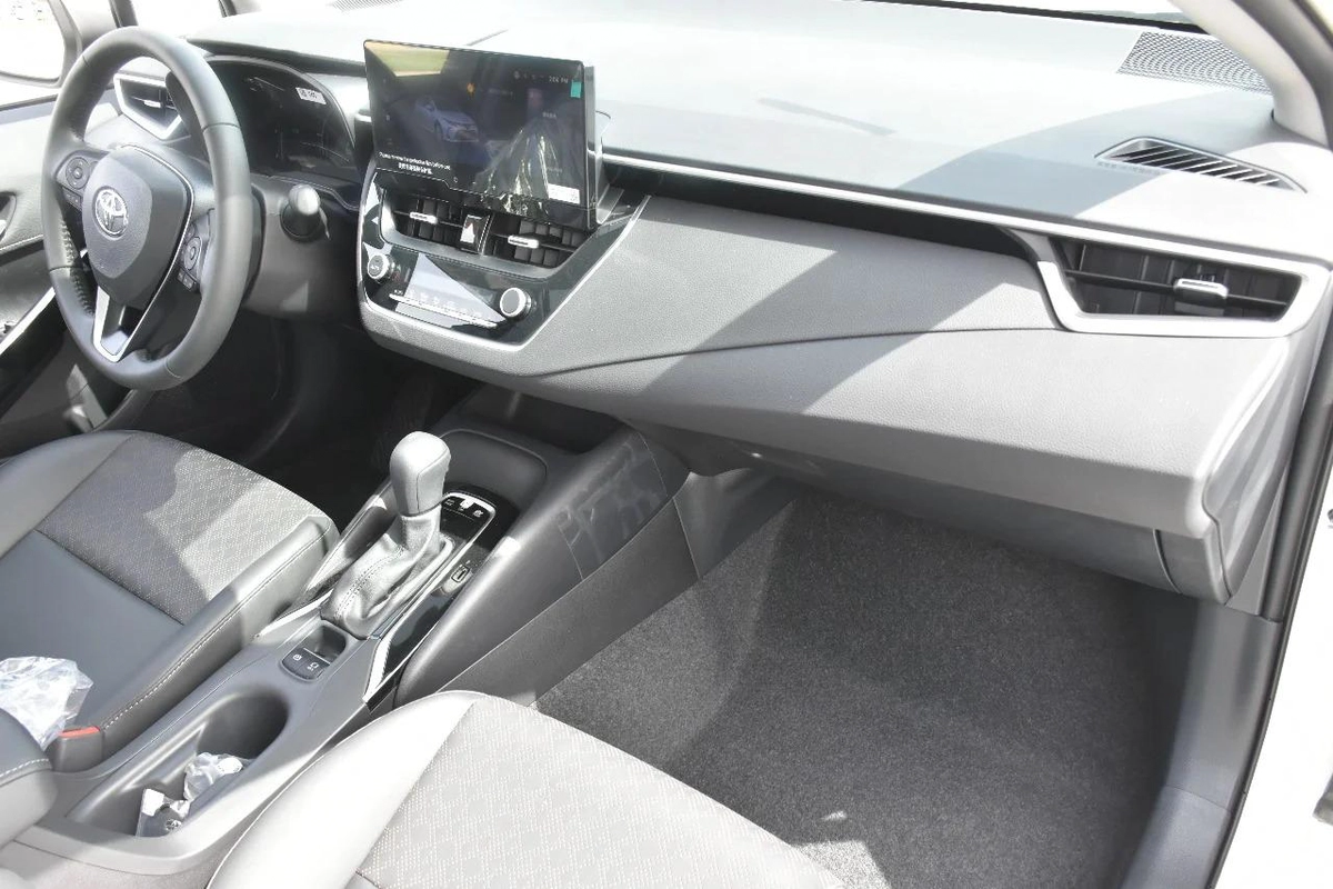 TOYOTA COROLLA HYBRID 2025 | WHITE-14-14