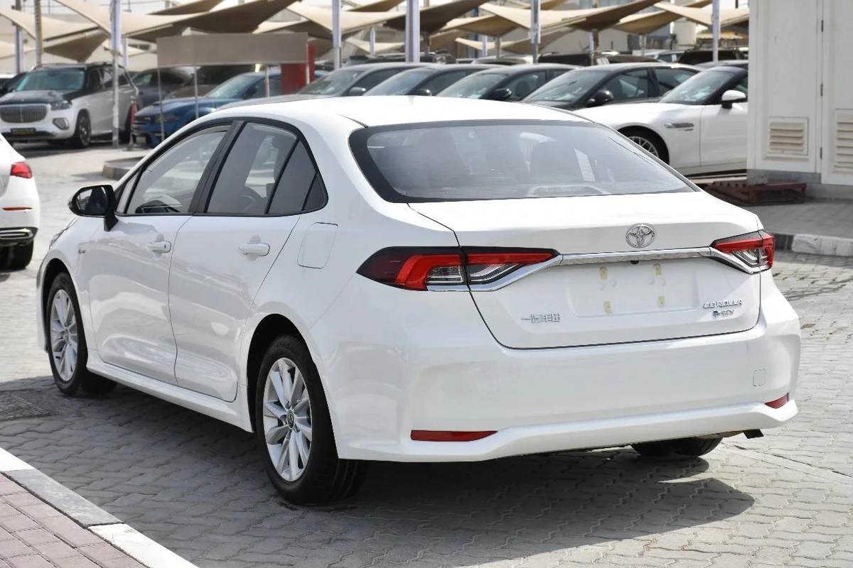 TOYOTA COROLLA HYBRID 2025 | WHITE-5-5