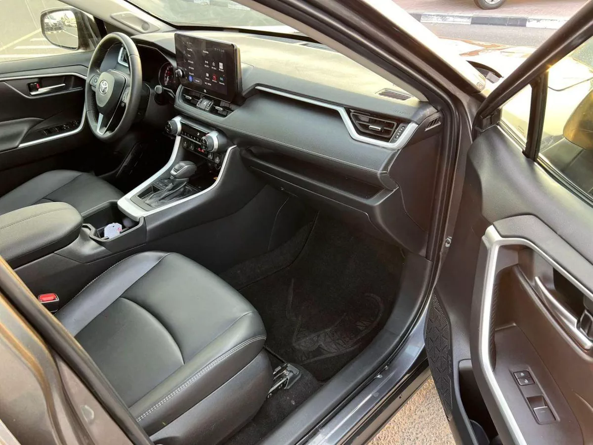 Toyota RAV4 XLE 2023 Toyota RAV4 Full Option - 2.5 V4 - Big Screen & Radar Sensor - Trunk Auto Push Star-12-0