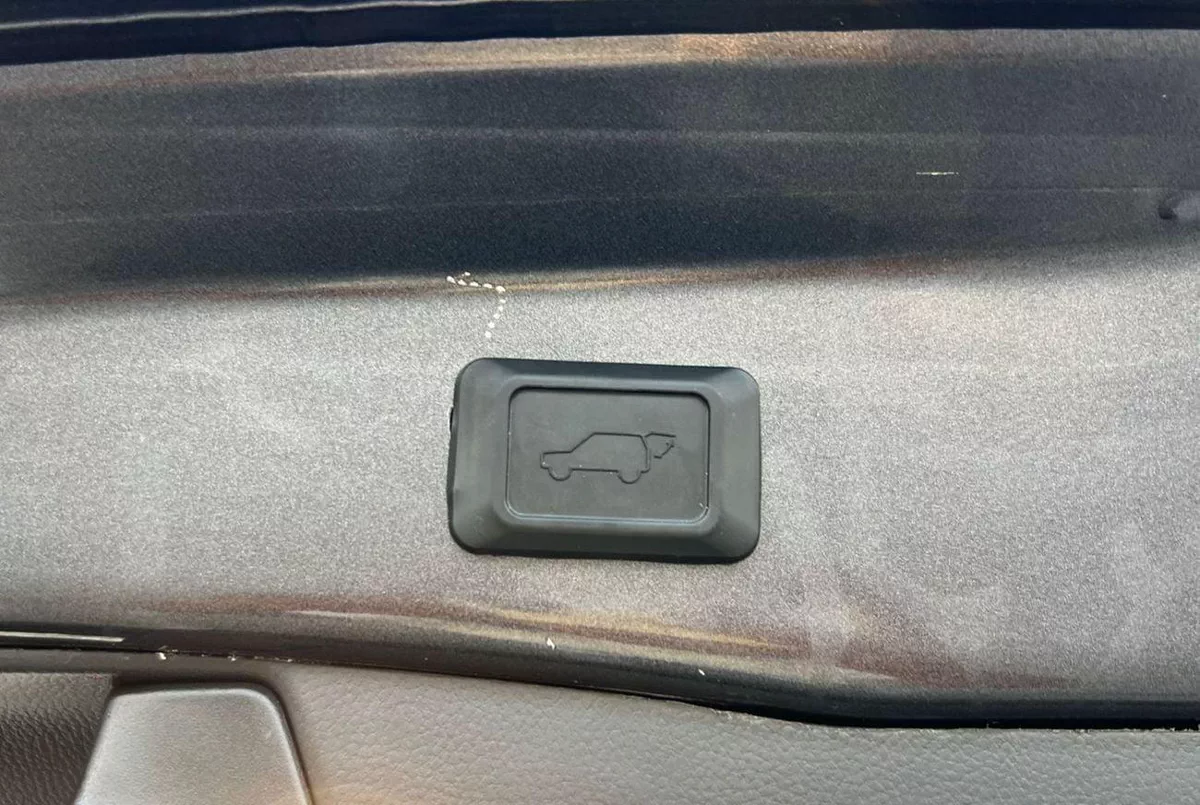 Toyota RAV4 XLE 2023 Toyota RAV4 Full Option - 2.5 V4 - Big Screen & Radar Sensor - Trunk Auto Push Star-17-0