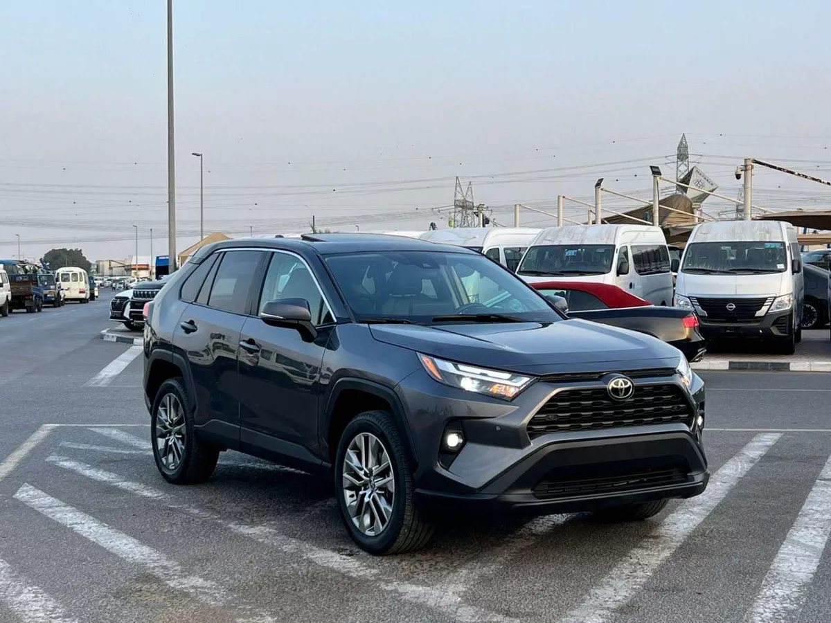 Toyota RAV4 XLE 2023 Toyota RAV4 Full Option - 2.5 V4 - Big Screen & Radar Sensor - Trunk Auto Push Star
