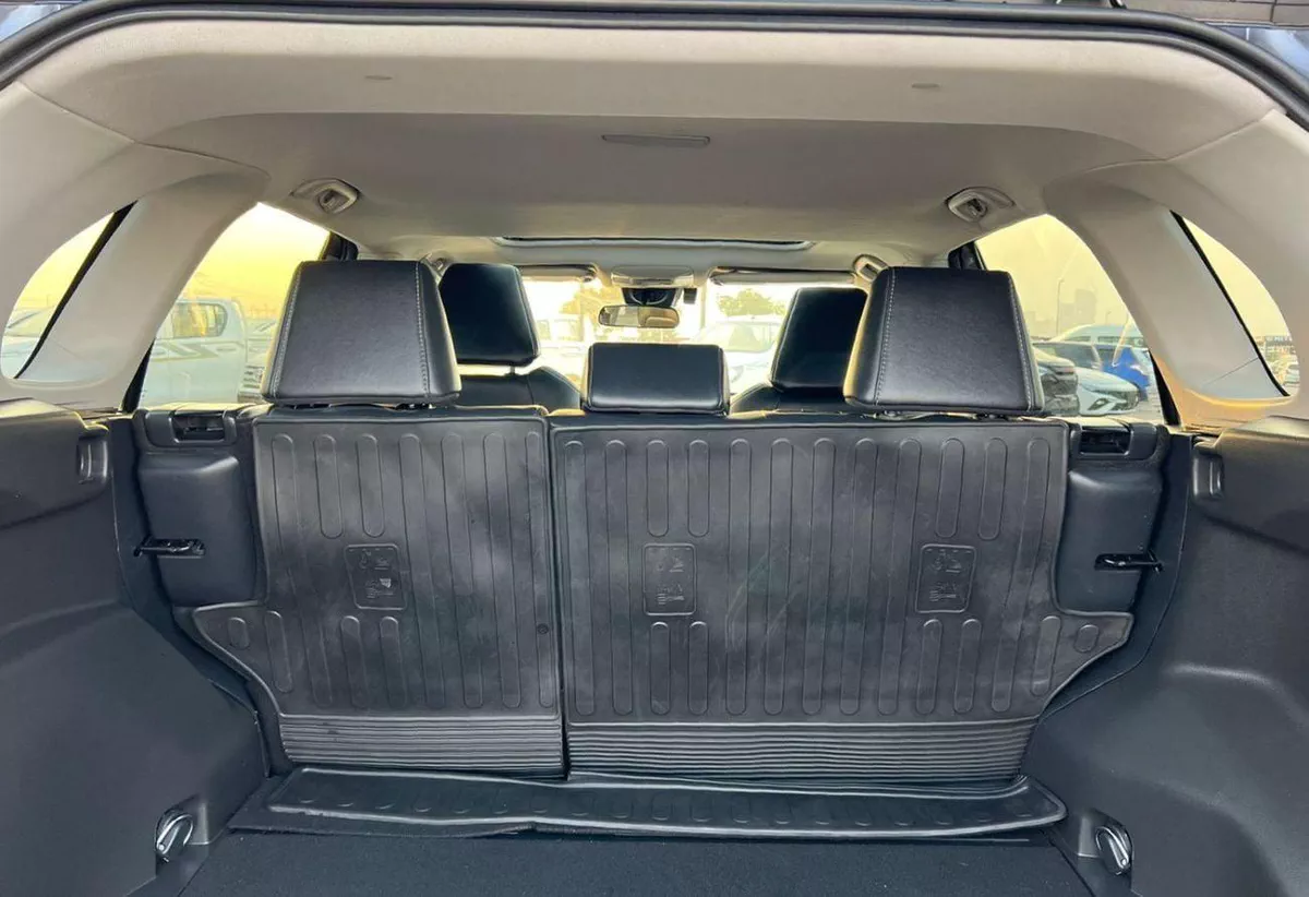 Toyota RAV4 XLE 2023 Toyota RAV4 Full Option - 2.5 V4 - Big Screen & Radar Sensor - Trunk Auto Push Star-21-0