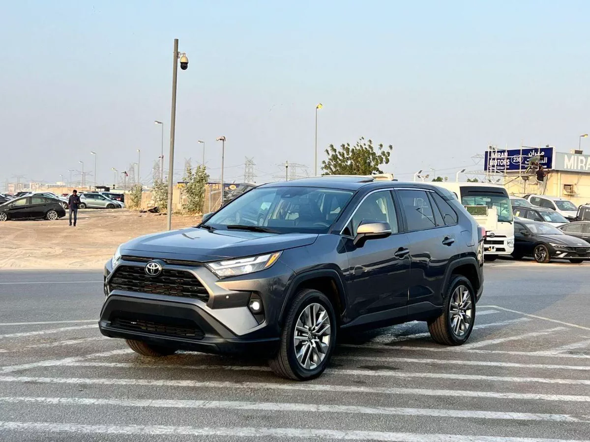 Toyota RAV4 XLE 2023 Toyota RAV4 Full Option - 2.5 V4 - Big Screen & Radar Sensor - Trunk Auto Push Star-2-0