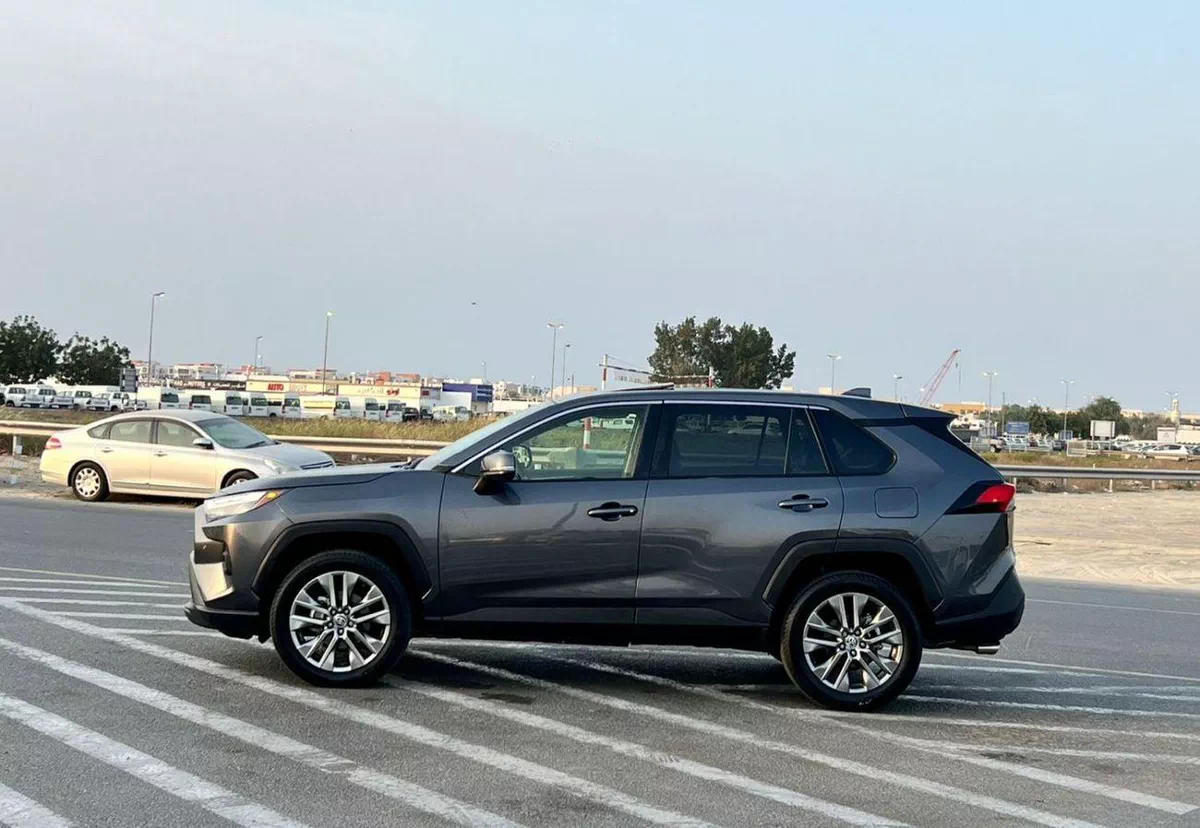 Toyota RAV4 XLE 2023 Toyota RAV4 Full Option - 2.5 V4 - Big Screen & Radar Sensor - Trunk Auto Push Star-3-0