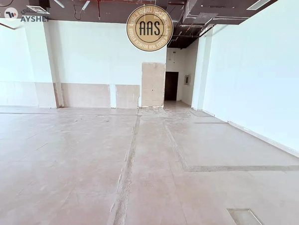 Ready to move spacious shop for rent with dewa wife free in dip 1 Dubai