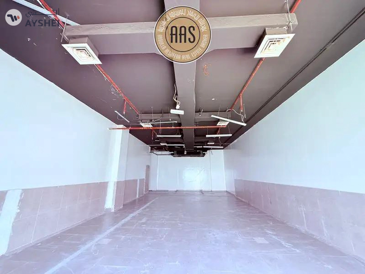 Ready to move spacious shop for rent with dewa wife free in dip 1 Dubai-6-6