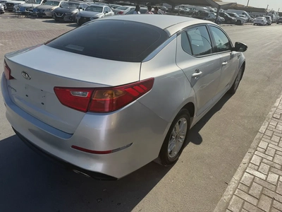 Kia optima 2016 silver color GCC calen car-2