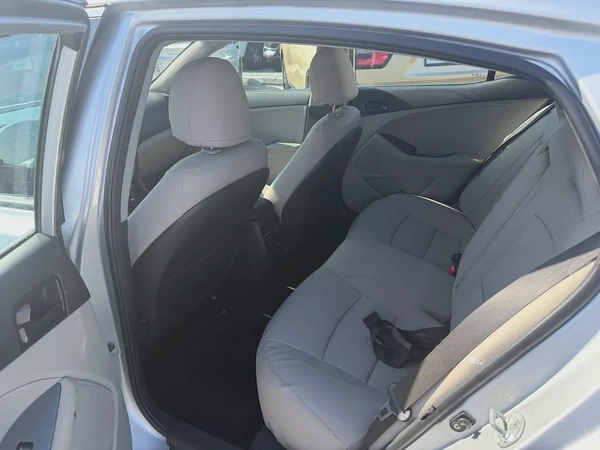 Kia optima 2016 silver color GCC calen car