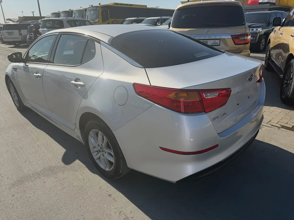 Kia optima 2016 silver color GCC calen car-5-5