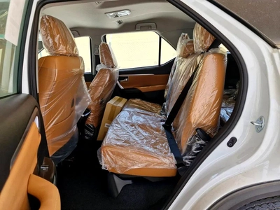 2025 TOYOTA FORTUNER 4X4 4.0L V6 GCC BRAND NEW 0KM-16