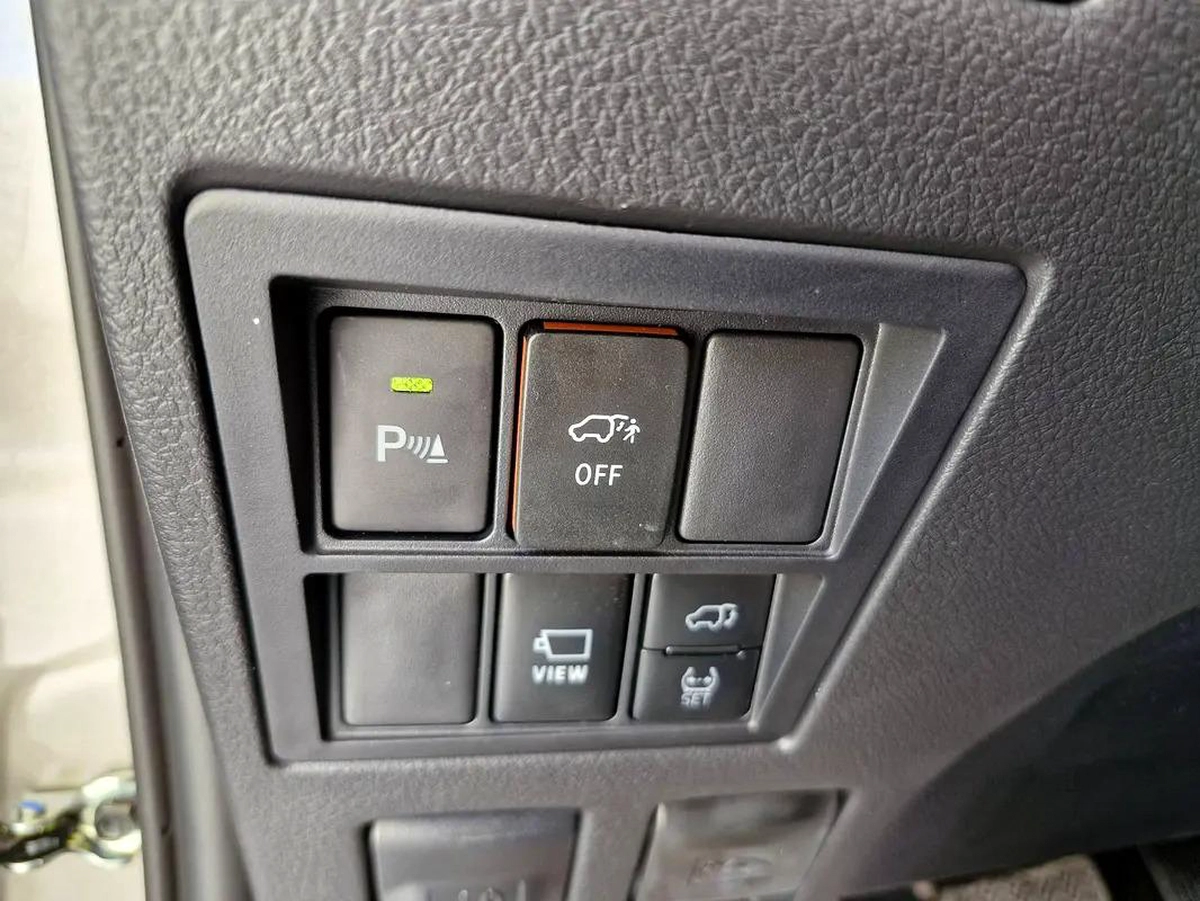 2025 TOYOTA FORTUNER 4X4 4.0L V6 GCC BRAND NEW 0KM