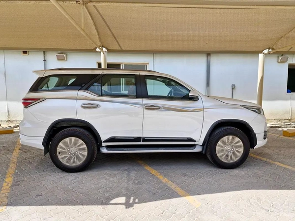 2025 TOYOTA FORTUNER 4X4 4.0L V6 GCC BRAND NEW 0KM