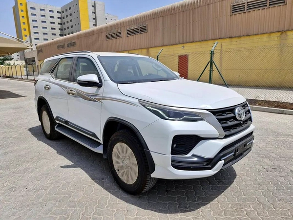 2025 TOYOTA FORTUNER 4X4 4.0L V6 GCC BRAND NEW 0KM