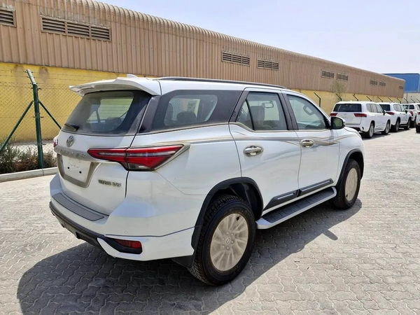 2025 TOYOTA FORTUNER 4X4 4.0L V6 GCC BRAND NEW 0KM