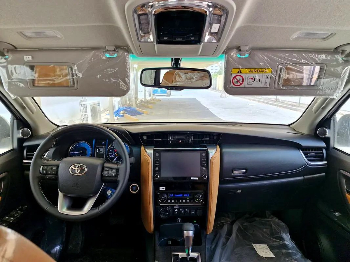 2025 TOYOTA FORTUNER 4X4 4.0L V6 GCC BRAND NEW 0KM