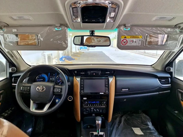 2025 TOYOTA FORTUNER 4X4 4.0L V6 GCC BRAND NEW 0KM