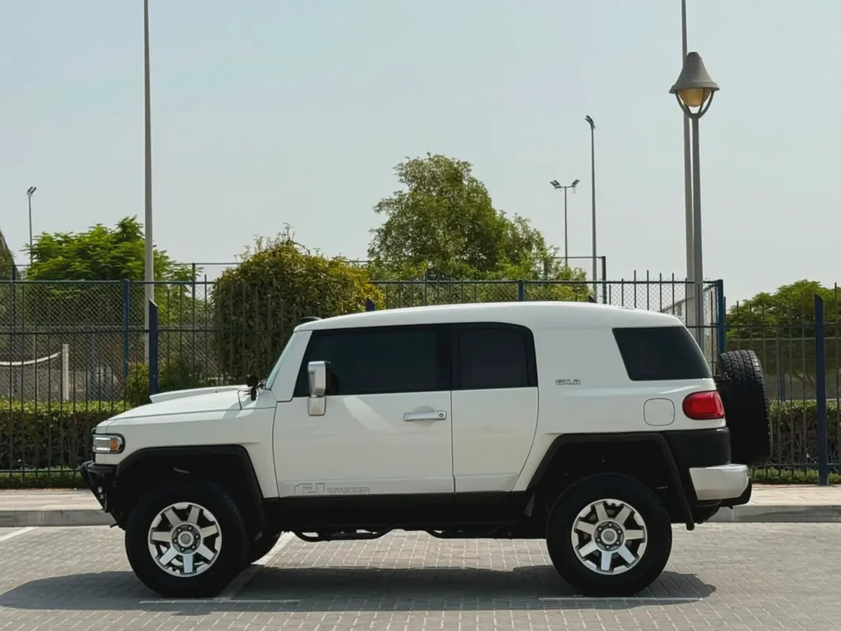 2016-Toyota Fj Cruiser GXR-Excellent Condition-Bank Finance Available-4-4