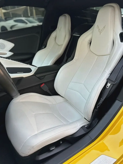 CHEVROLET CORVETTE C8 2LT 2025
Original Paint 
Special Color 
Full option Full Carbon Fiber-9