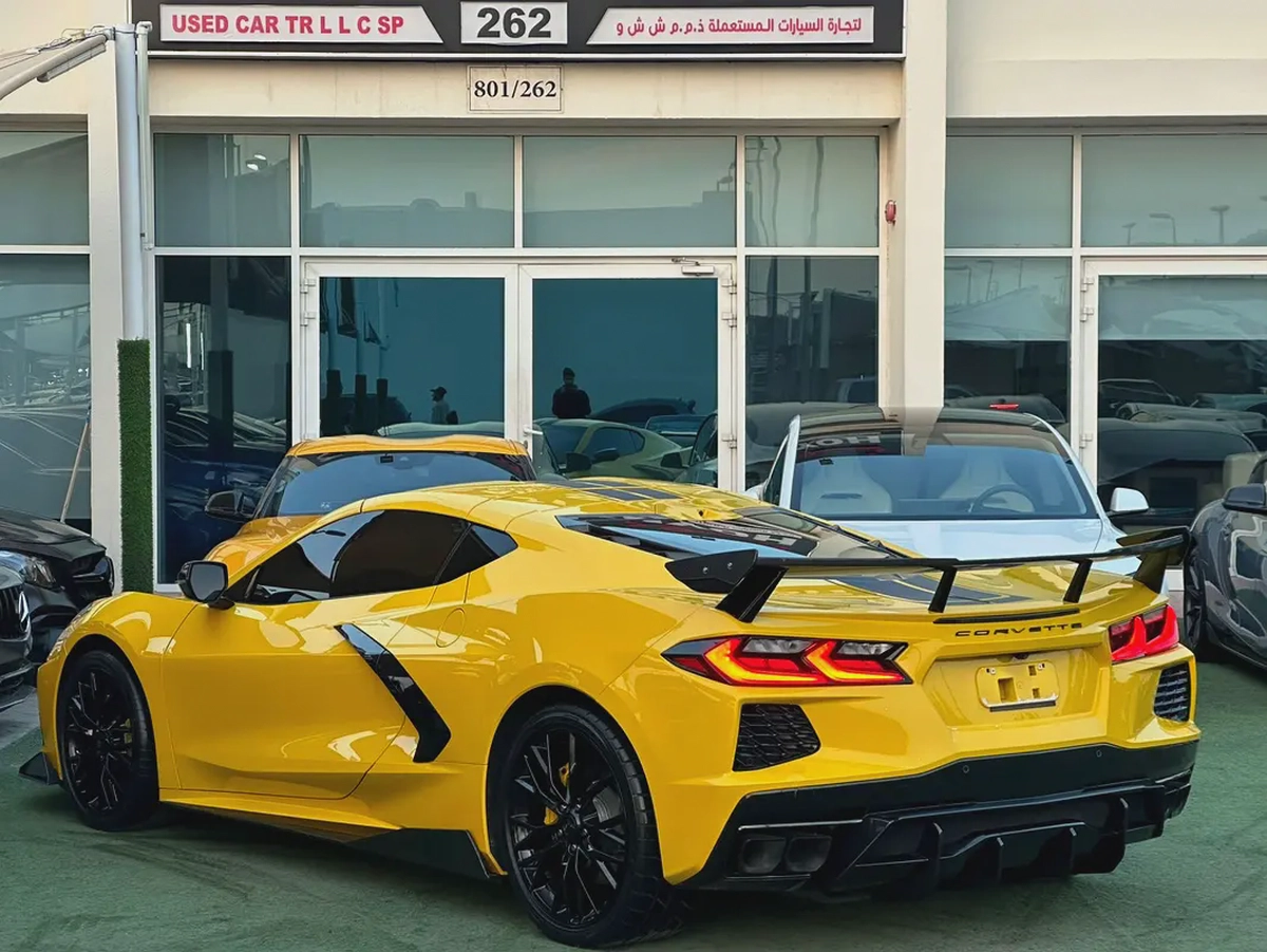 CHEVROLET CORVETTE C8 2LT 2025
Original Paint 
Special Color 
Full option Full Carbon Fiber-1-1