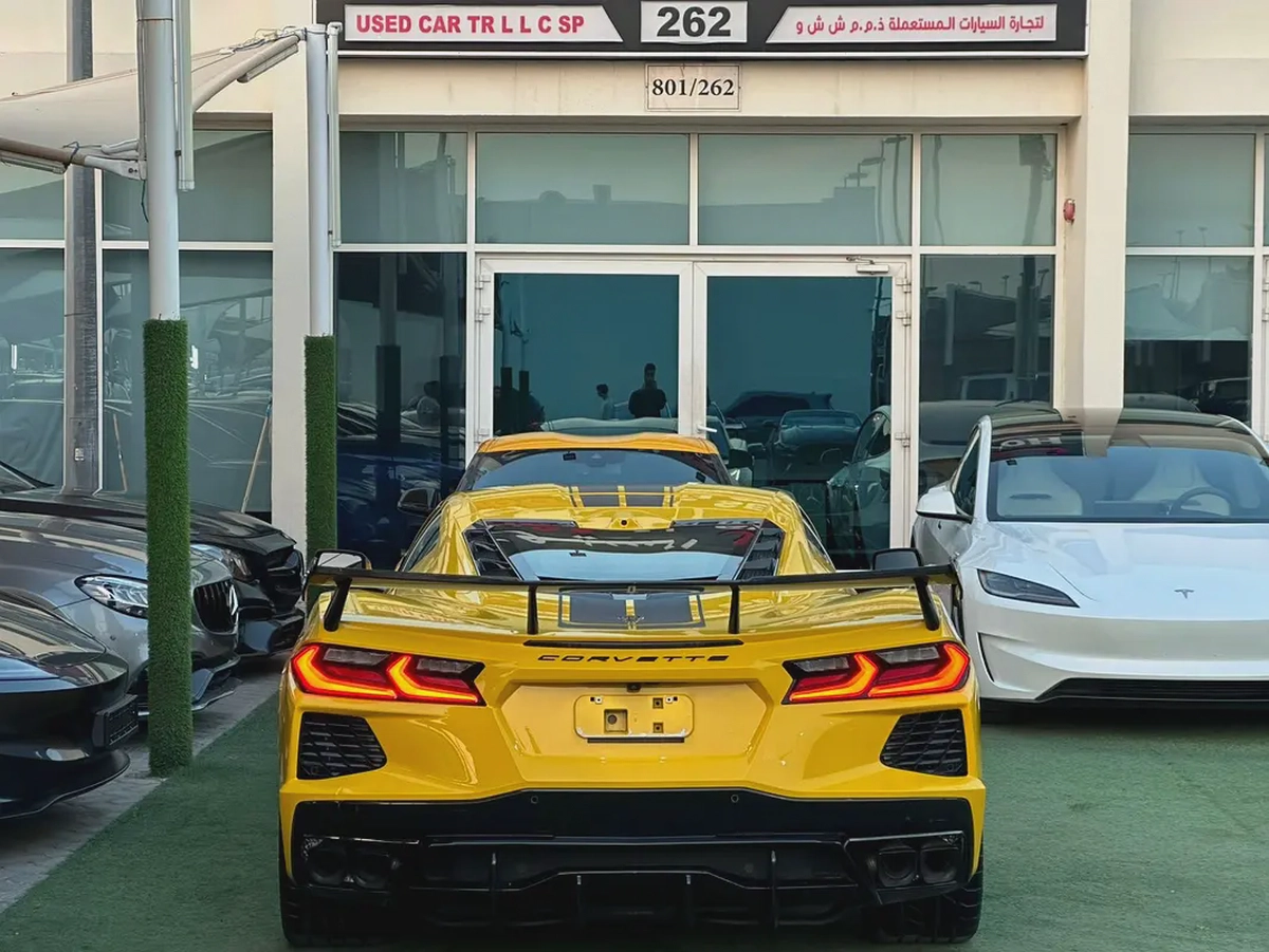 CHEVROLET CORVETTE C8 2LT 2025
Original Paint 
Special Color 
Full option Full Carbon Fiber-5-5
