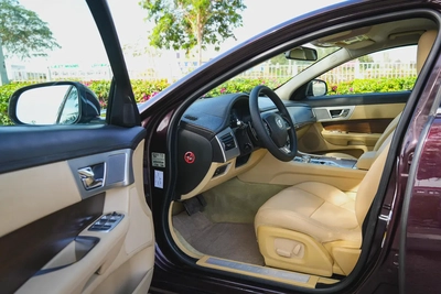 JAGUAR XF LUXURY 2013!! GCC SPECS!! FULL SERVICE HISTORY FROM AL TAYER-3