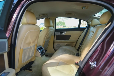 JAGUAR XF LUXURY 2013!! GCC SPECS!! FULL SERVICE HISTORY FROM AL TAYER-12