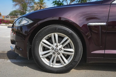 JAGUAR XF LUXURY 2013!! GCC SPECS!! FULL SERVICE HISTORY FROM AL TAYER-19