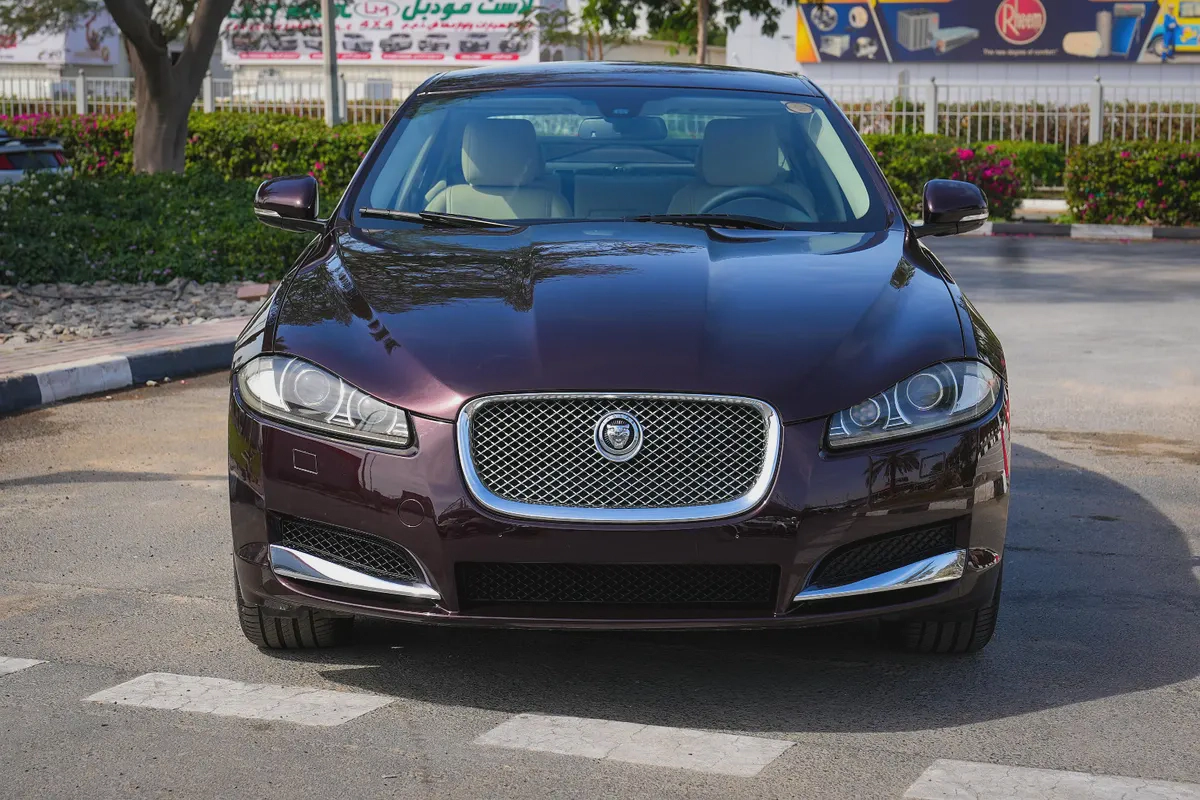 JAGUAR XF LUXURY 2013!! GCC SPECS!! FULL SERVICE HISTORY FROM AL TAYER-1-1