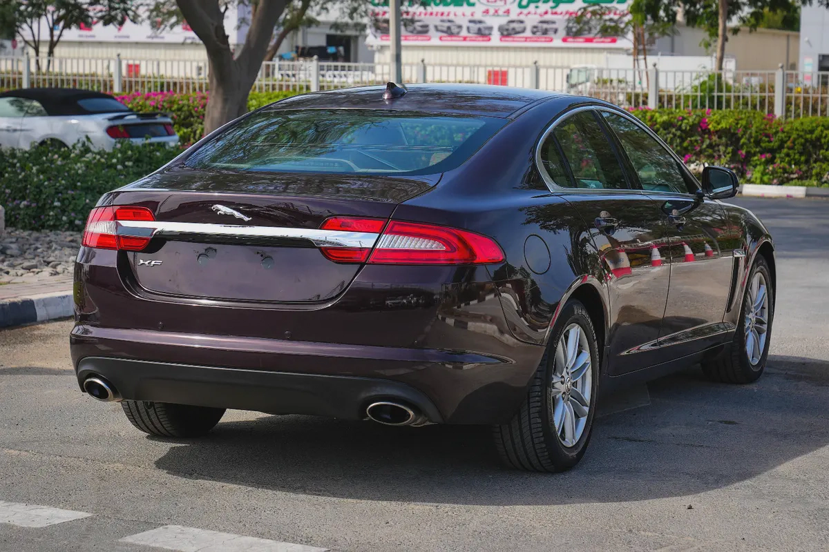 JAGUAR XF LUXURY 2013!! GCC SPECS!! FULL SERVICE HISTORY FROM AL TAYER-15-15