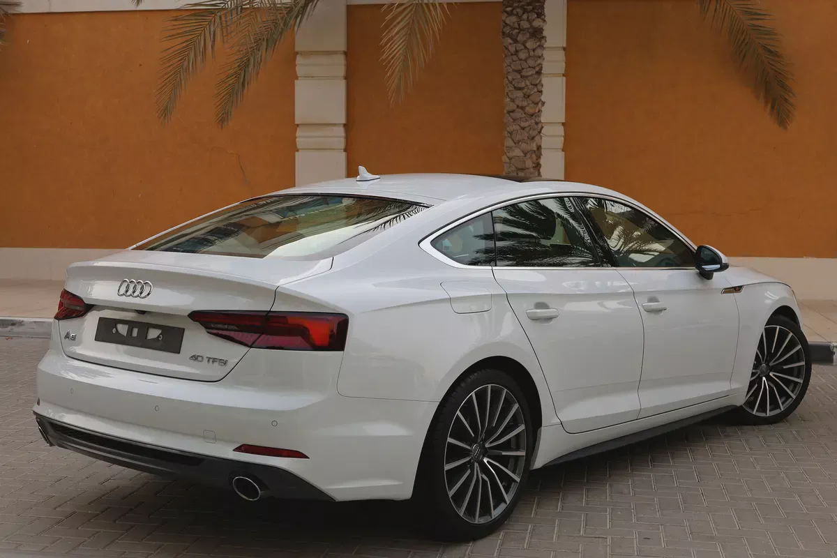 Audi A5 2018 40 TFSI  - in pristine condition - GCC specifications - full service history-3-3