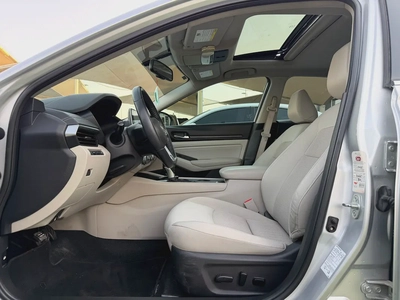 Nissan Altima- SV -2019- GCC - FREE ACCIDENT—FULL OPTIONS-FULL SERVICE AGENCY-EXCELLENT CONDITION-11