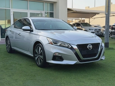 Nissan Altima- SV -2019- GCC - FREE ACCIDENT—FULL OPTIONS-FULL SERVICE AGENCY-EXCELLENT CONDITION-1