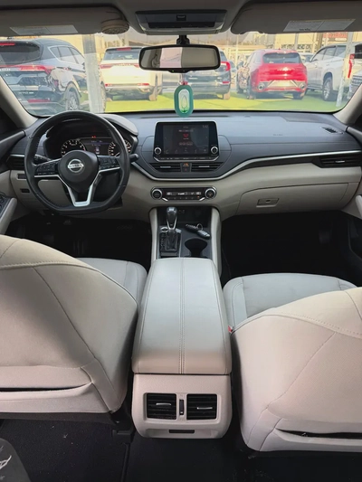 Nissan Altima- SV -2019- GCC - FREE ACCIDENT—FULL OPTIONS-FULL SERVICE AGENCY-EXCELLENT CONDITION-7