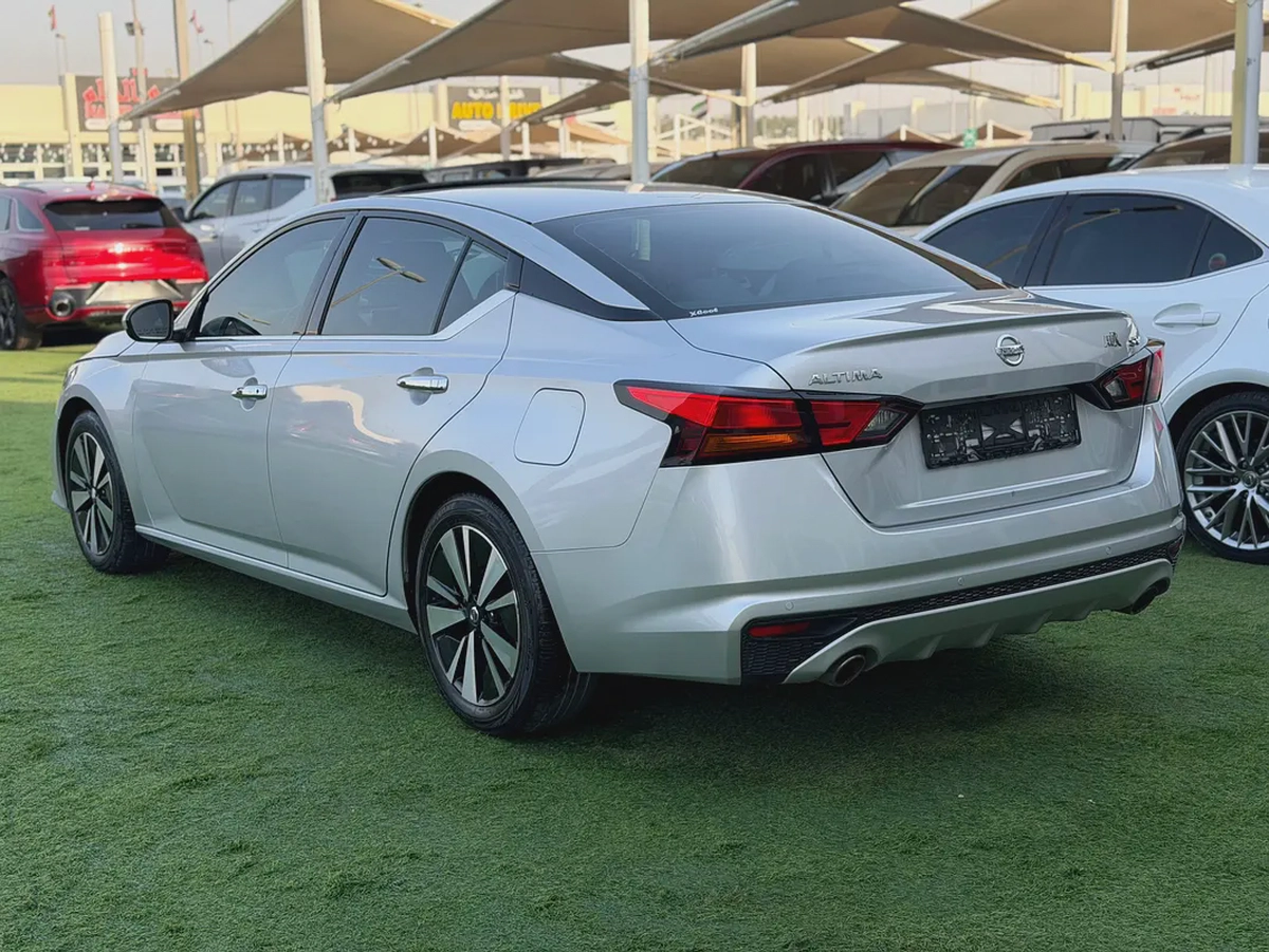 Nissan Altima- SV -2019- GCC - FREE ACCIDENT—FULL OPTIONS-FULL SERVICE AGENCY-EXCELLENT CONDITION