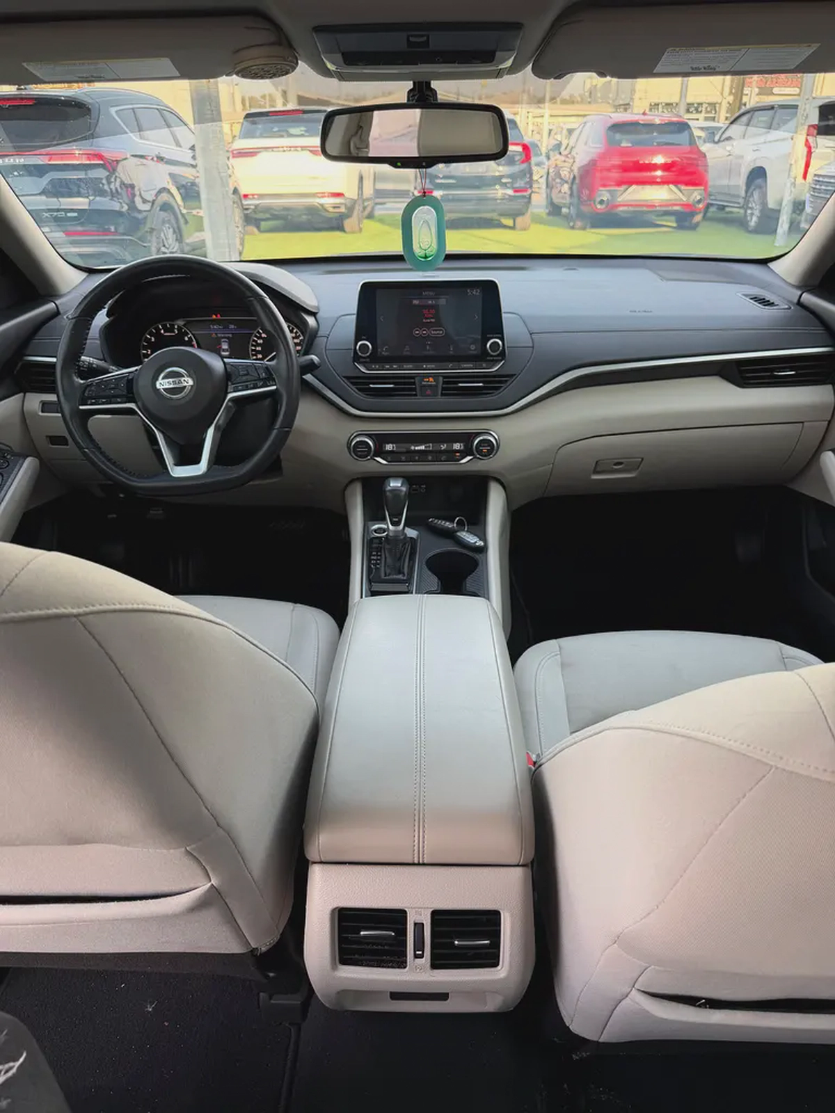 Nissan Altima- SV -2019- GCC - FREE ACCIDENT—FULL OPTIONS-FULL SERVICE AGENCY-EXCELLENT CONDITION