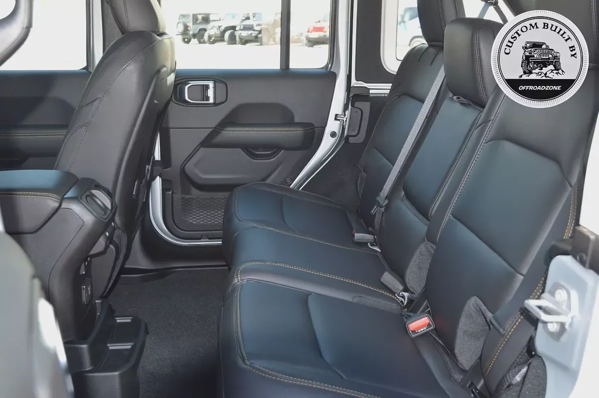 BRAND NEW | DEALER 5 YRS WTY  3 YRS SP | 2026 JEEP WRANGLER 4DR SAHARA BLACK (2.0L)-4-4
