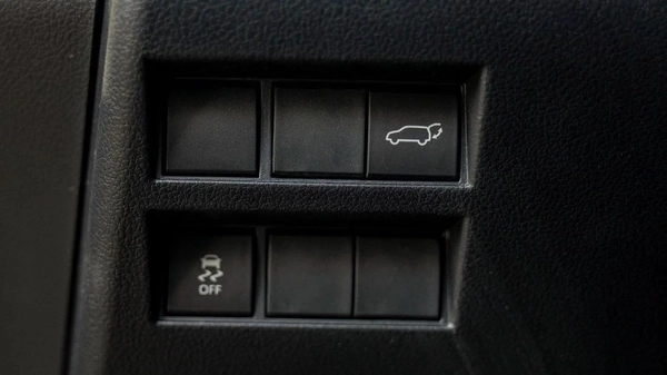 Toyota Land Cruiser GR SPORT 3.3D AT MY2023 – BLACK