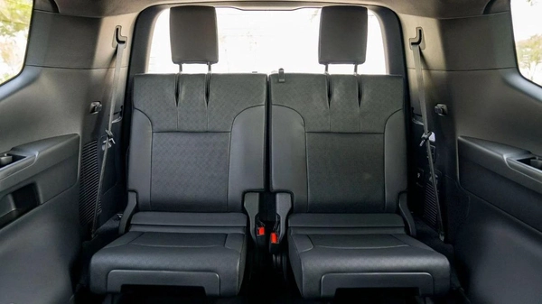Toyota Land Cruiser GR SPORT 3.3D AT MY2023 – BLACK