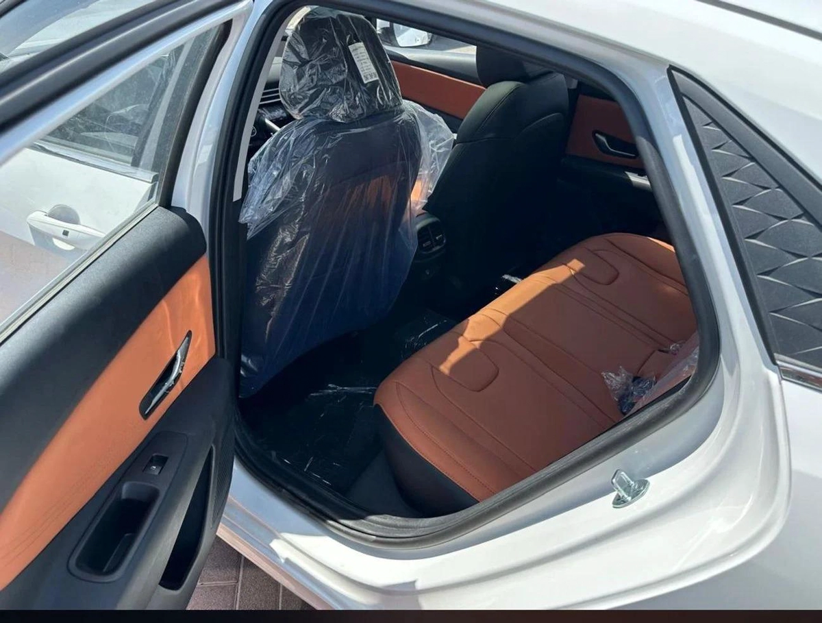 HYUNDAI ELANTRA LUXURY VERSION FULL OPTION 1.5L PETROL 2025 MODEL-13-13