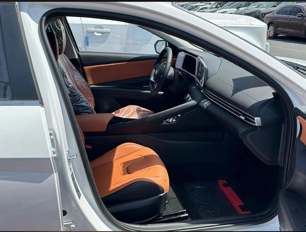 HYUNDAI ELANTRA LUXURY VERSION FULL OPTION 1.5L PETROL 2025 MODEL-7-7