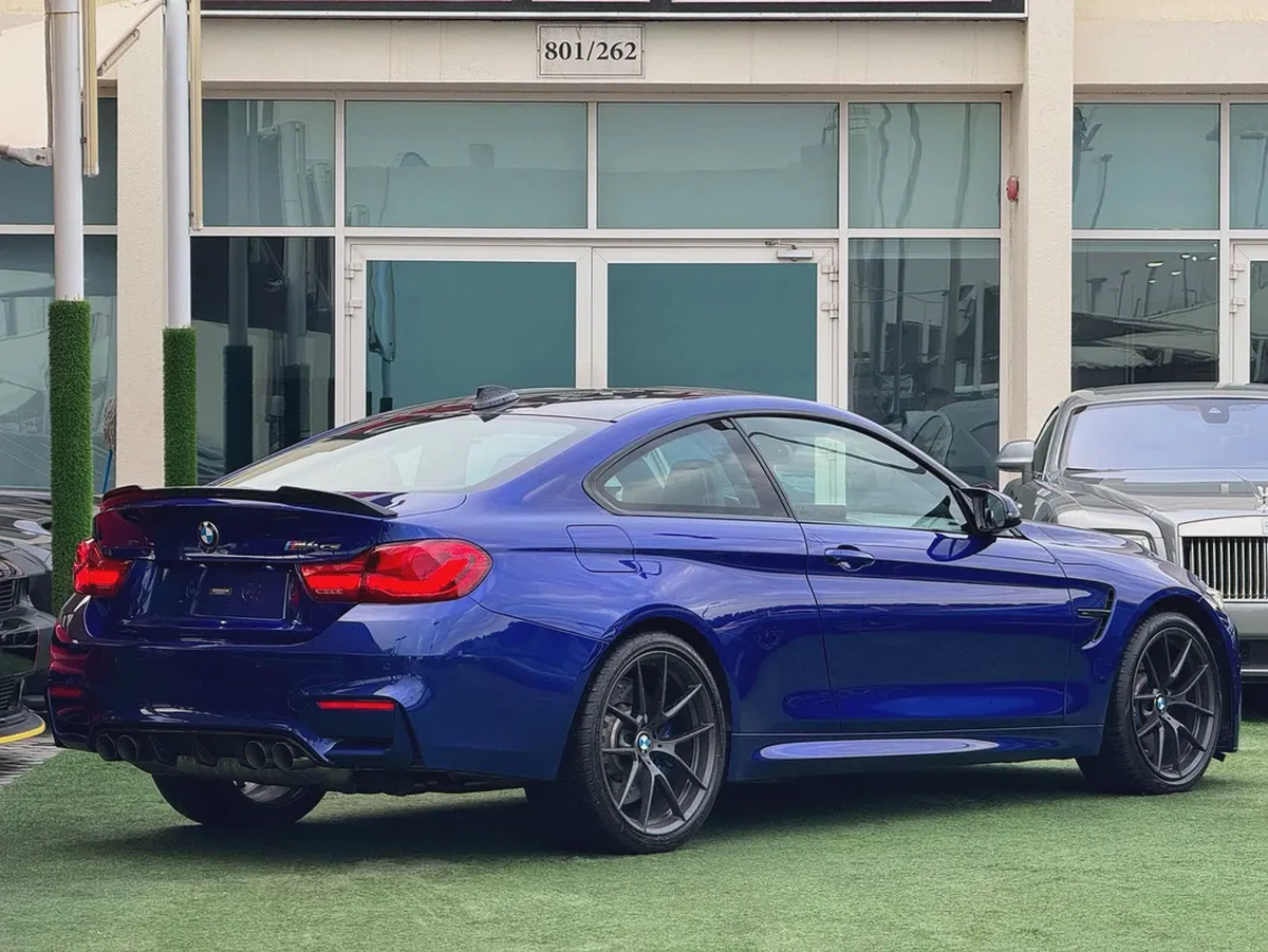 BMW  M4 Cs Coupe 2020 perfect condition Full option Full carbon fiber-5-5