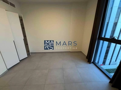The Cozy & Stunning Studio with Pool View for Rent-3