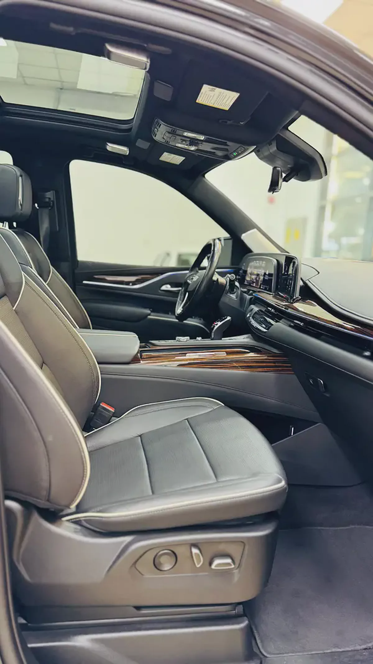 2022 Cadillac Escalade Platinum Orignal Paint-12-12