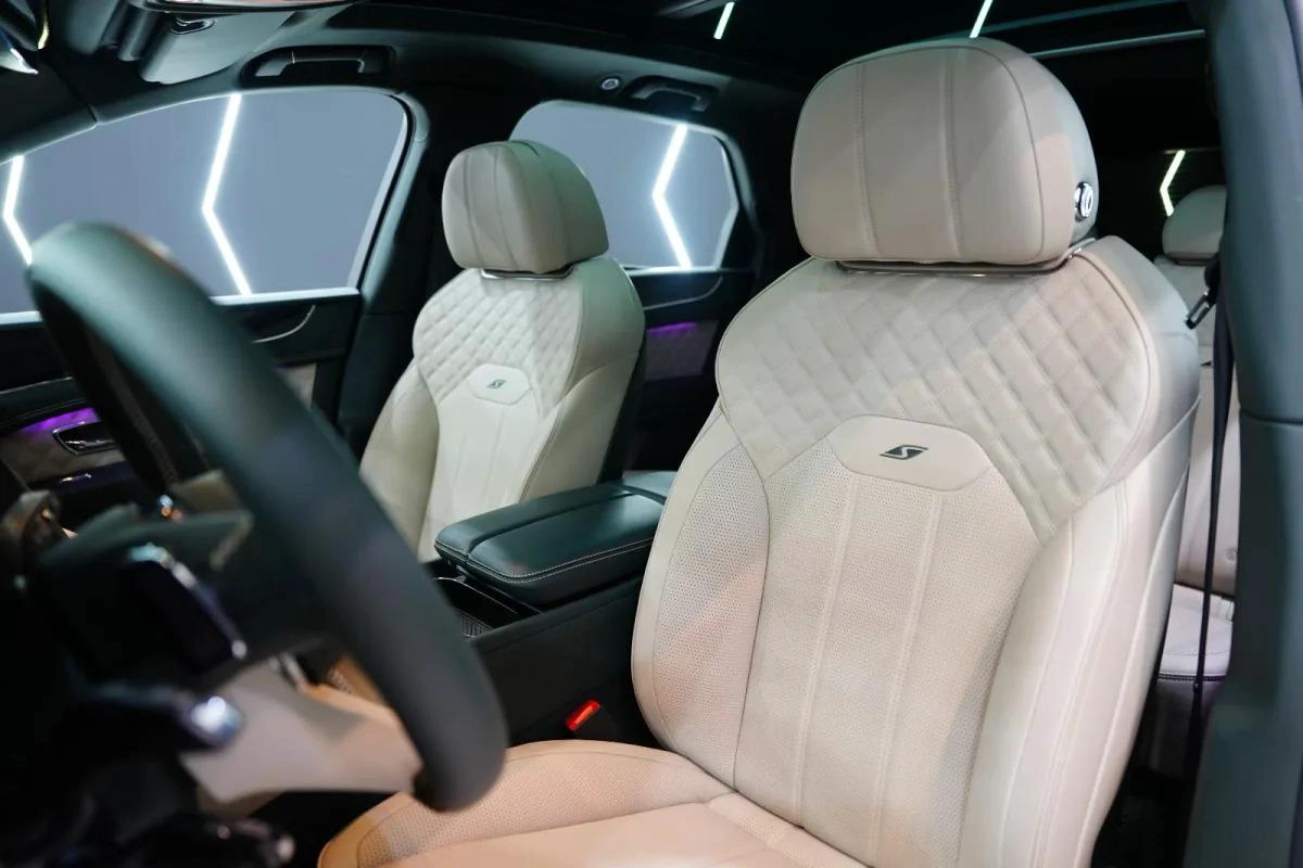 Bentley Bentayga S V8-4-4